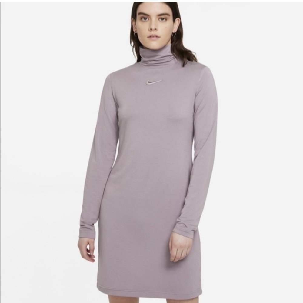 Nike Swoosh Long sleeve dress